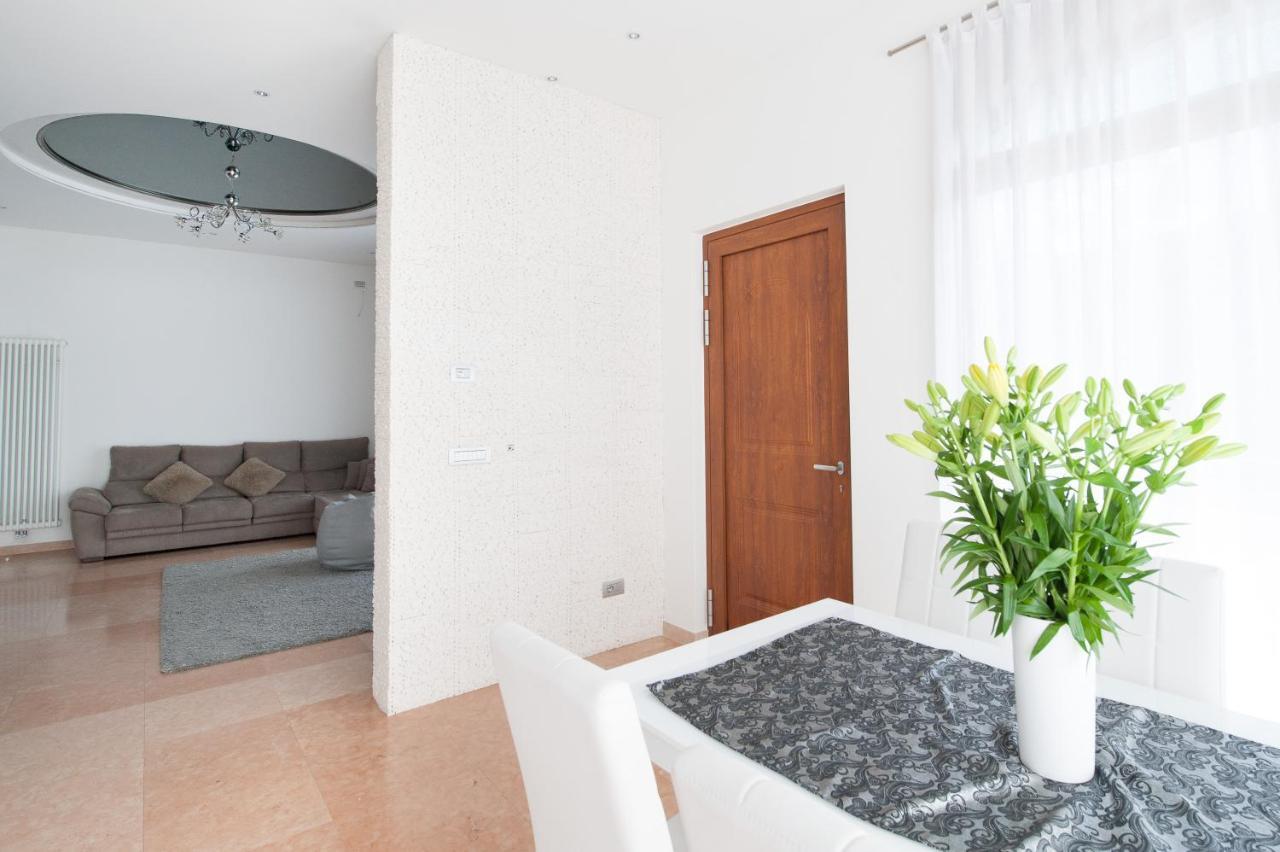 Villa Luxury House & Spa Riva del Garda Luaran gambar